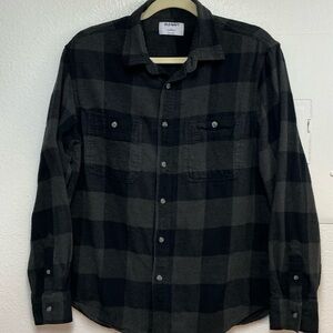 Old Navy Men’s Black and Gray Button-Down Flannel Shirt